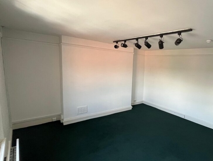 8 Bore St, Lichfield to rent Interior Photo- Image 1 of 3