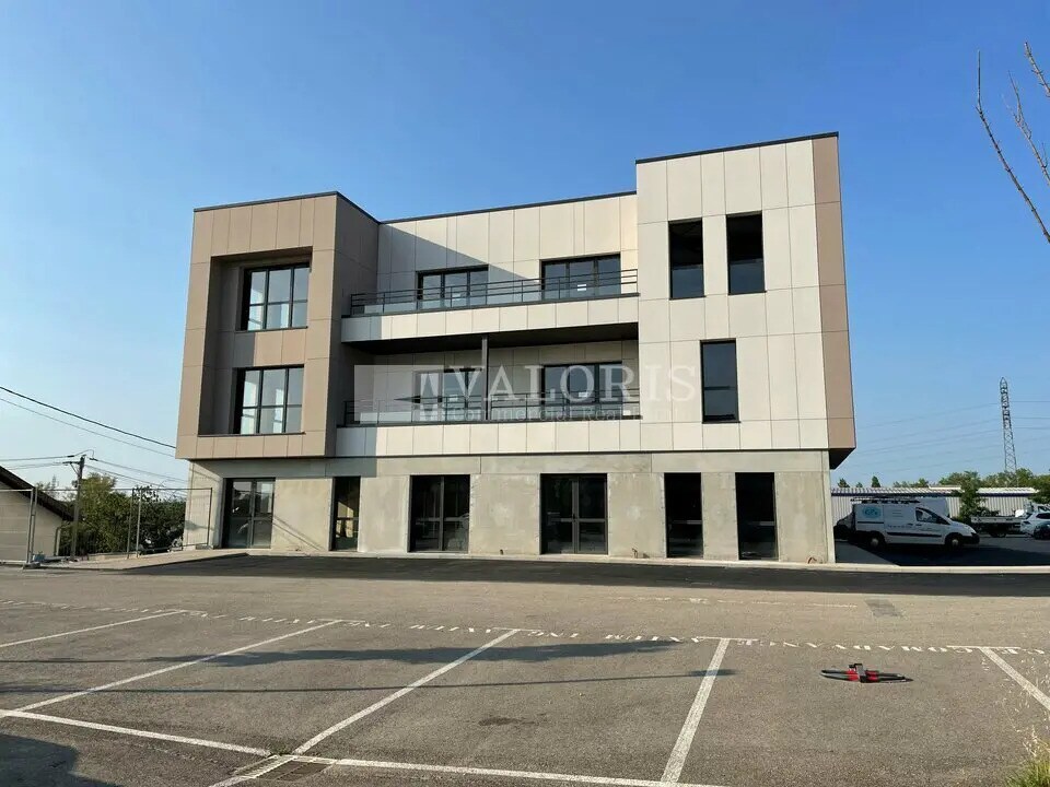 Office in Limas for sale Building Photo- Image 1 of 6