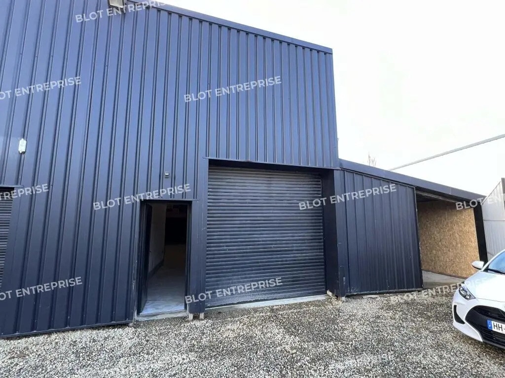 Location Local d'activités 280 m² - Photo 1