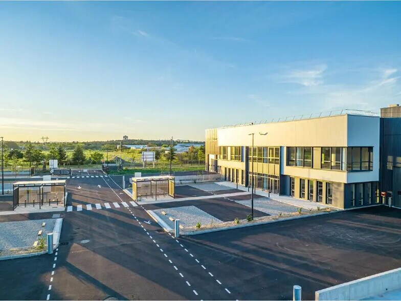 Light Industrial in Saint-Priest to rent - Building Photo - Image 3 of 22