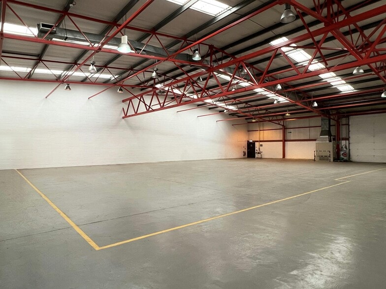 5 Bessemer Dr, East Kilbride to rent - Building Photo - Image 2 of 5