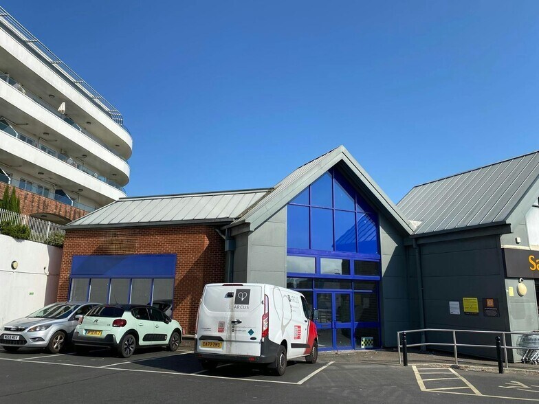 227-231 Torquay Rd, Paignton to rent - Building Photo - Image 2 of 4