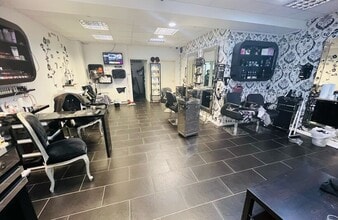 125 High St, Tipton to rent Interior Photo- Image 2 of 3