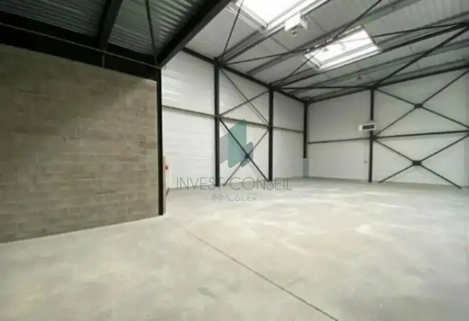 Light Industrial in Stains for sale Building Photo- Image 1 of 2