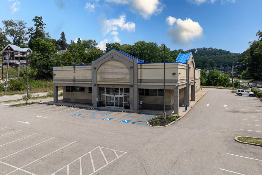 2501 Saw Mill Run Blvd, Pittsburgh, PA for sale - Building Photo - Image 3 of 9