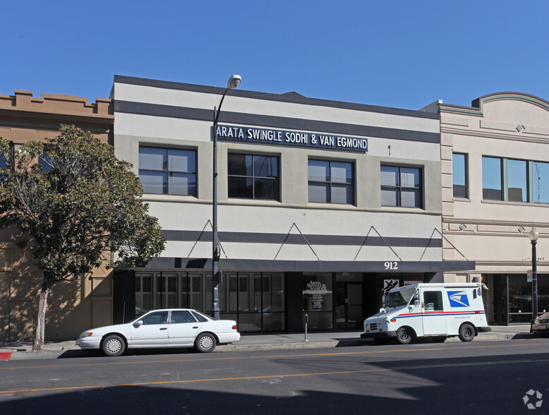 912 11th St, Modesto, CA for rent - Building Photo - Image 1 of 6