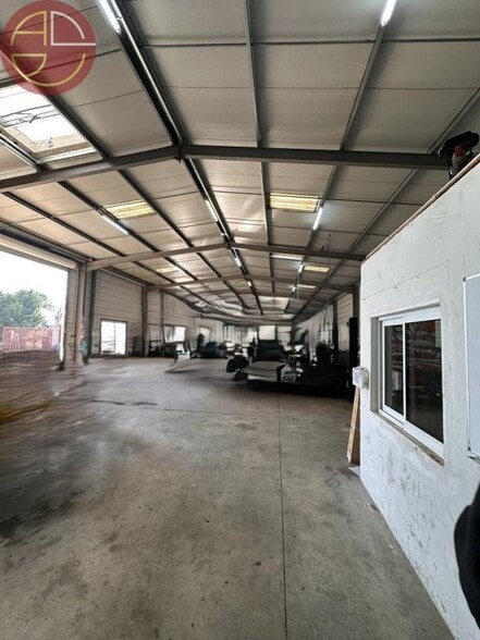 Industrial in Toulouse for sale - Interior Photo - Image 1 of 6