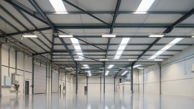 242-243 Gresham Rd, Slough to rent Interior Photo- Image 2 of 5