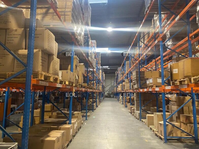 Industrial in Émerainville to rent - Building Photo - Image 3 of 11