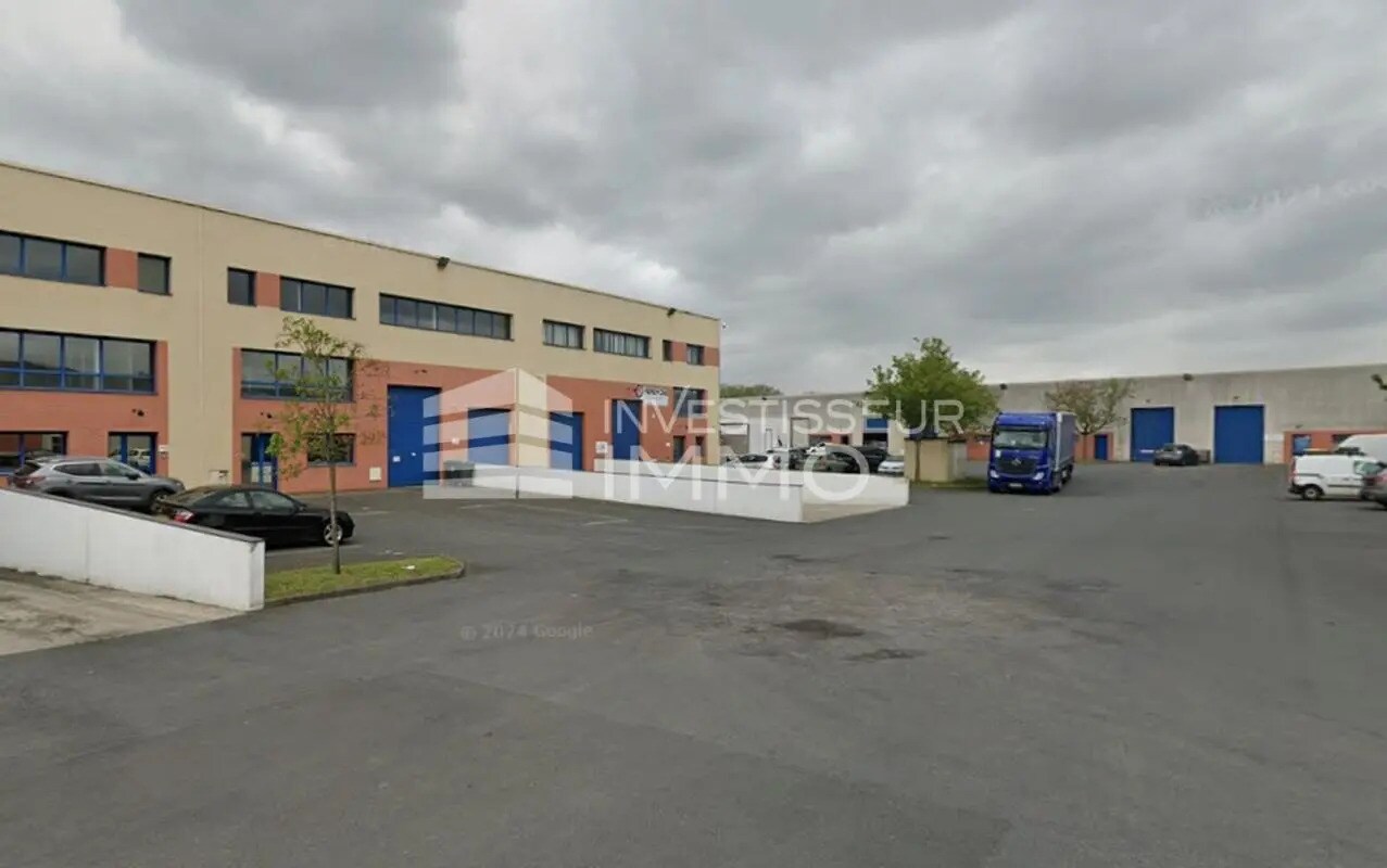 Light Industrial in Moissy-Cramayel to rent Building Photo- Image 1 of 2