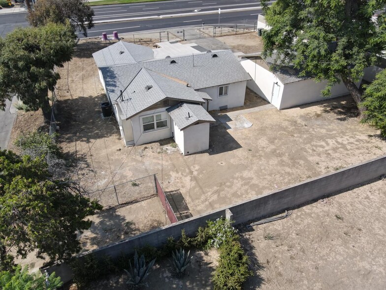 14292 Jurupa Ave, Fontana, CA for sale - Building Photo - Image 3 of 15