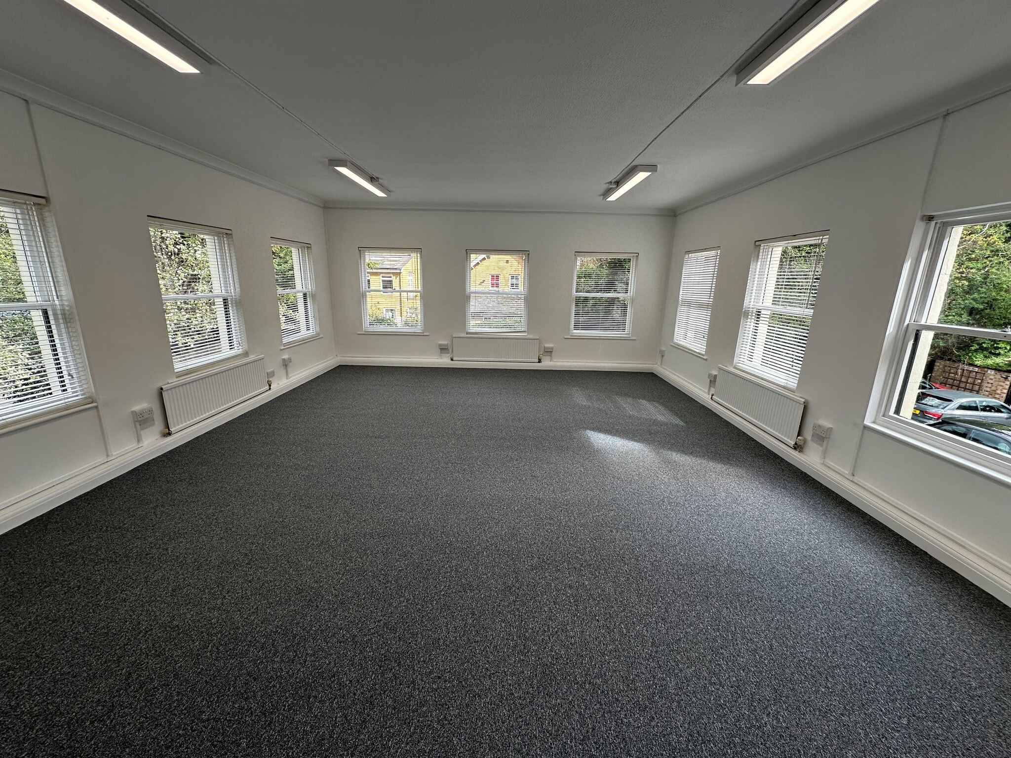 28-30 Claremont Rd, Surbiton to rent Interior Photo- Image 1 of 1