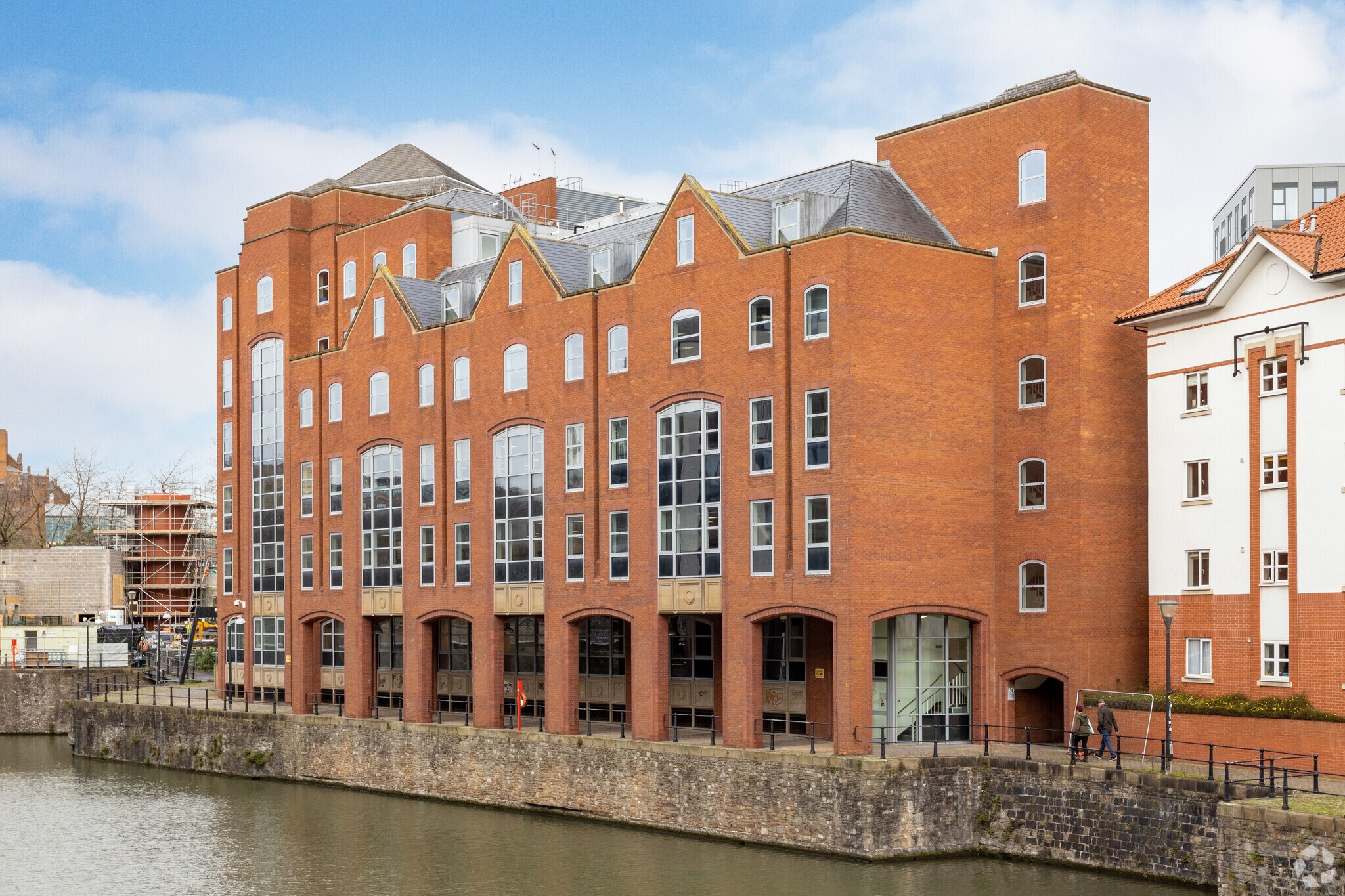 1 Queen St, Bristol to rent Primary Photo- Image 1 of 33