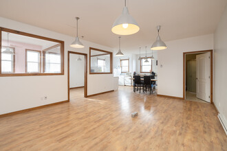 1296 Rue Farmer, Les Cèdres, QC for rent Interior Photo- Image 1 of 13