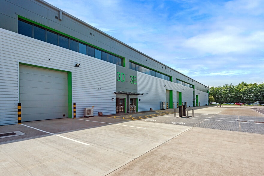 3A-3G Bankhead Av, Edinburgh to rent - Building Photo - Image 2 of 26