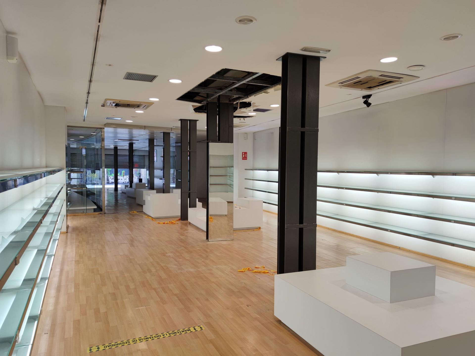 Retail in Barcelona, Barcelona to rent Interior Photo- Image 1 of 10