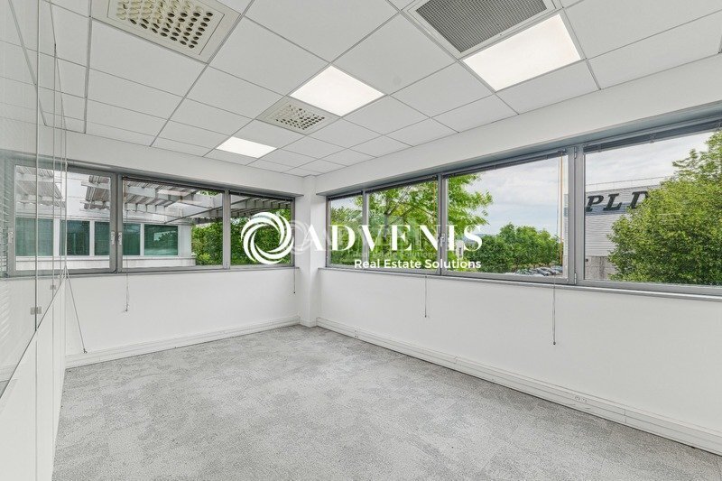 Office in Roissy-en-France to rent - Interior Photo - Image 3 of 10