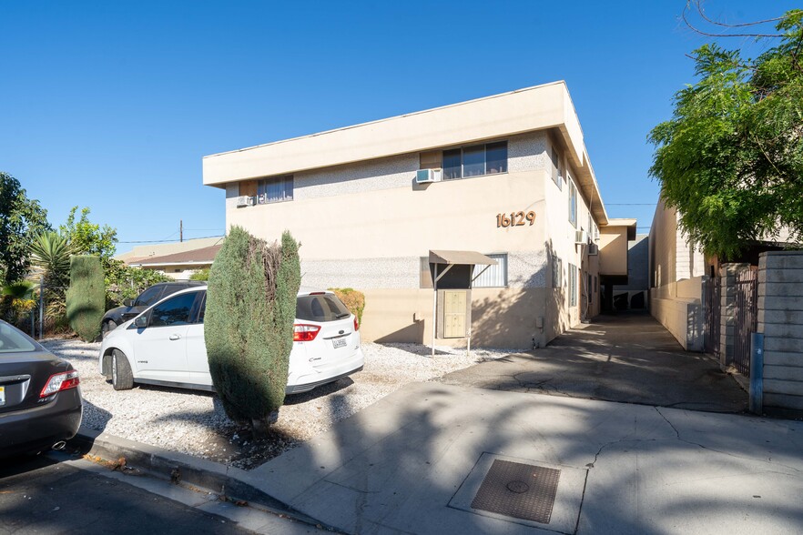 16129 Cantlay St, Van Nuys, CA for sale - Building Photo - Image 1 of 6