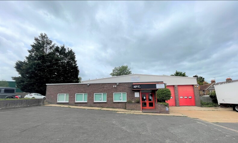 21 Victoria Gdns, Burgess Hill for sale Building Photo- Image 1 of 1