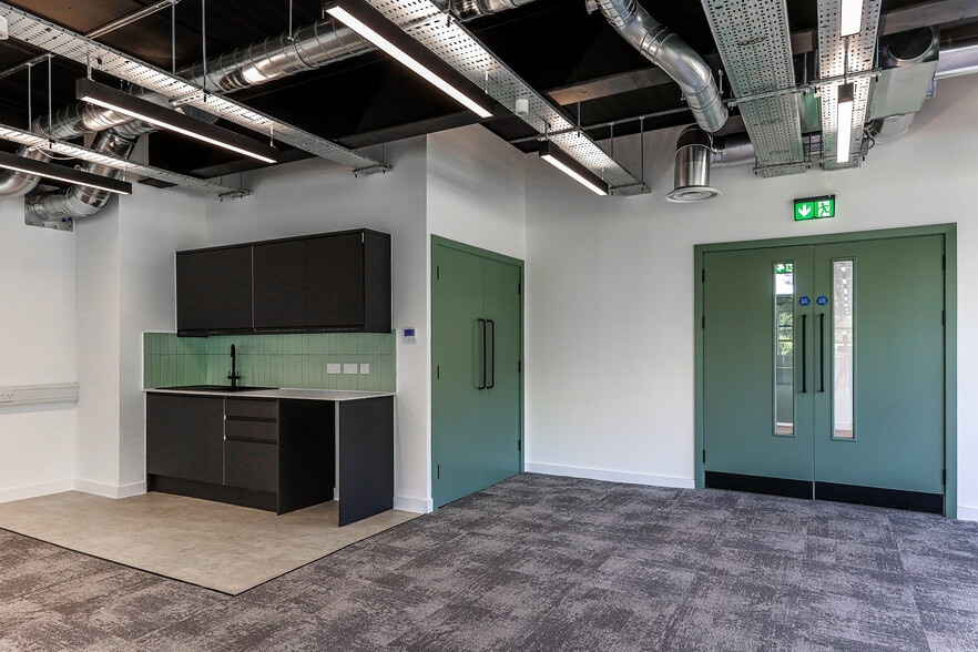 Salthouse Rd, Northampton to rent - Building Photo - Image 3 of 5