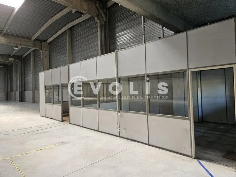 Industrial in Wissous to rent - Interior Photo - Image 2 of 10