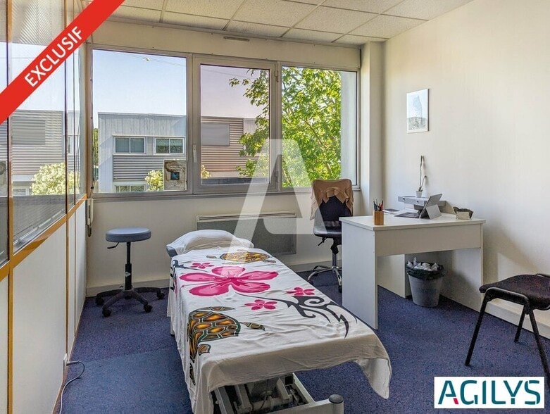 1 Rue Marcel Paul, Massy for sale - Interior Photo - Image 1 of 9