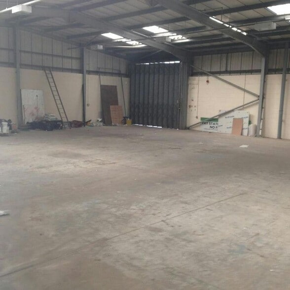 Royle Barn Rd, Rochdale to rent - Building Photo - Image 3 of 5