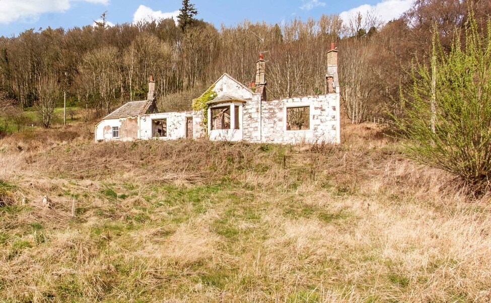 Cottage, Perth for sale Primary Photo- Image 1 of 1