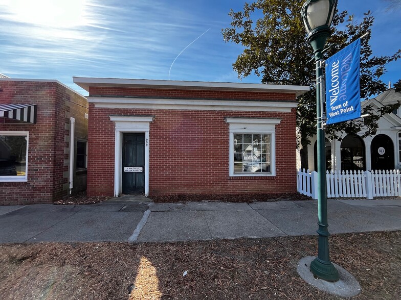 909 Main St, West Point, VA for rent - Building Photo - Image 1 of 3