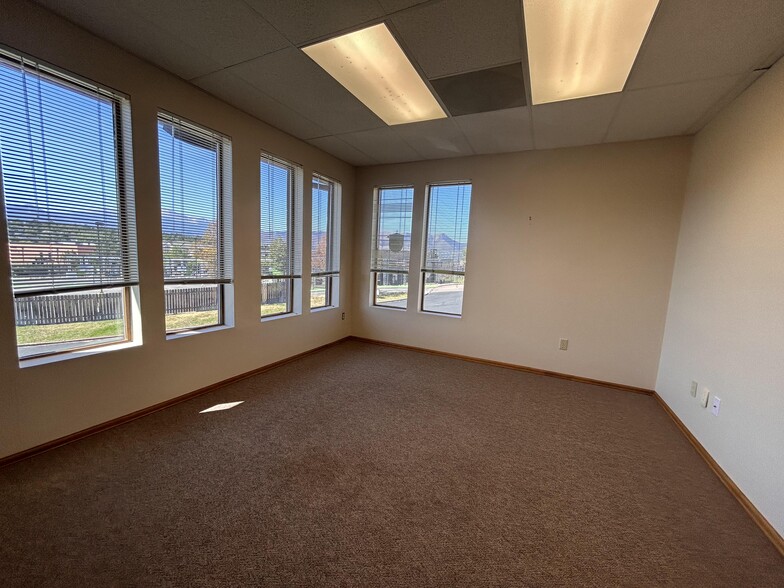 1925 Dominion Way, Colorado Springs, CO for rent - Building Photo - Image 3 of 40