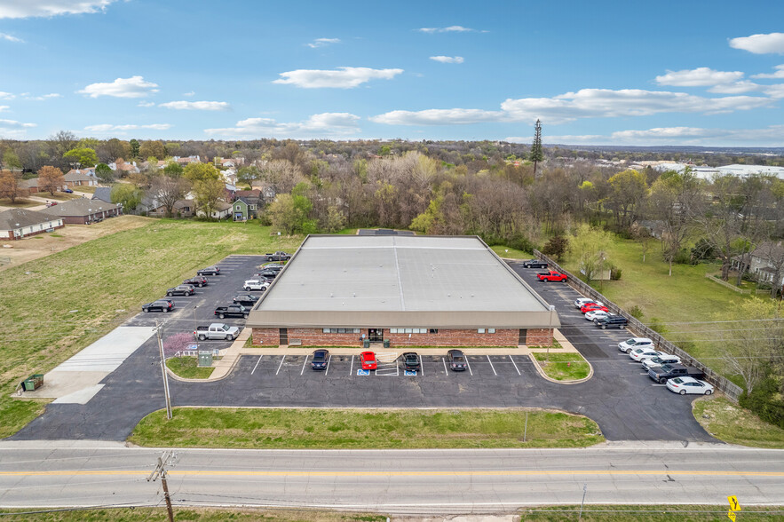 2020 Holly Rd, Claremore, OK for sale - Building Photo - Image 2 of 48