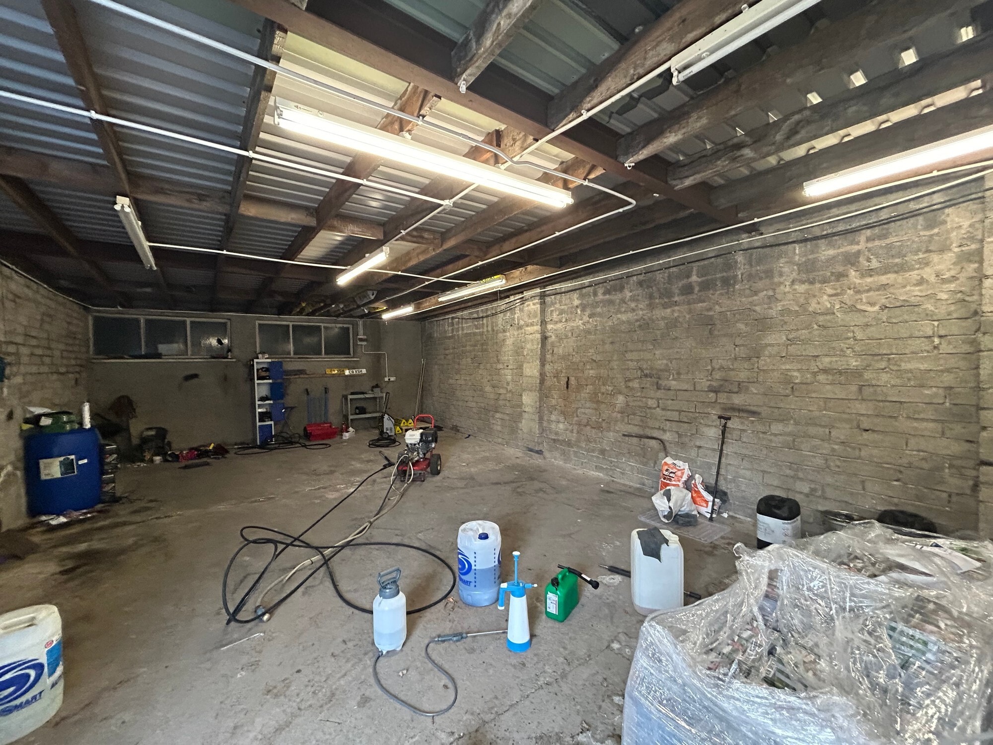 134 Stockmans Ln, Belfast to rent Building Photo- Image 1 of 1