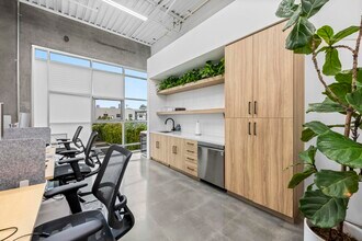 1245 Factory Pl, Los Angeles, CA for rent Interior Photo- Image 1 of 16