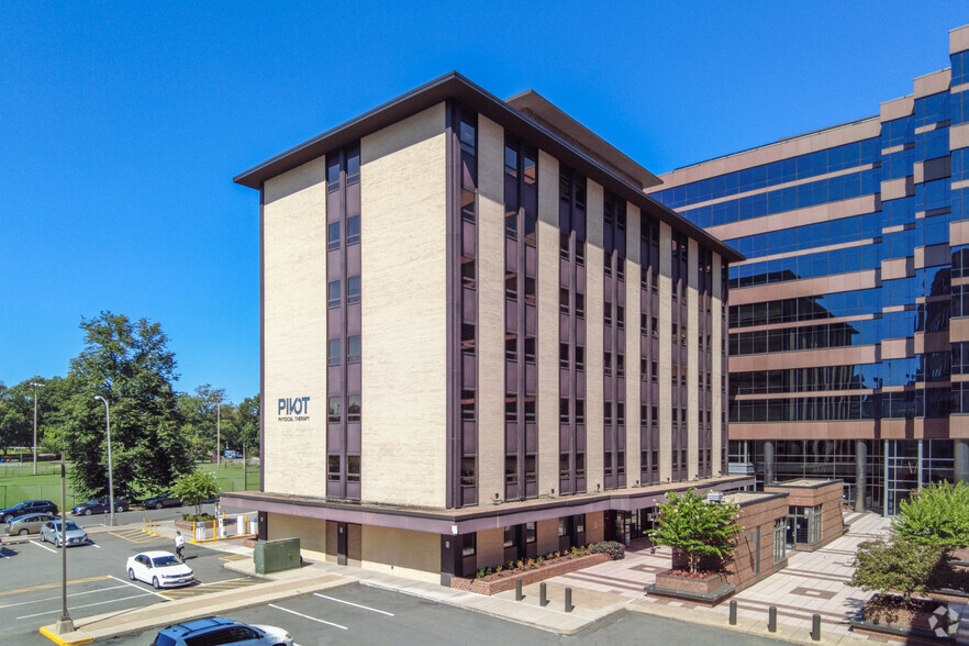 3801 N Fairfax Dr, Arlington, VA for rent - Building Photo - Image 1 of 5