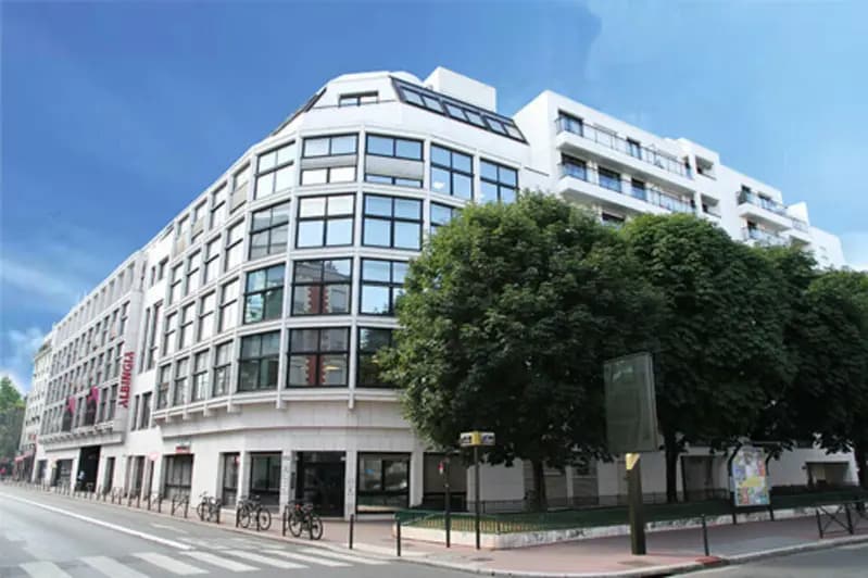 Office in Levallois-Perret for sale Building Photo- Image 1 of 12