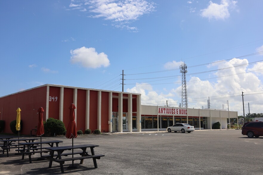 Prime Commercial Portfolio Eustis portfolio of 2 properties for sale on LoopNet.co.uk - Building Photo - Image 2 of 12