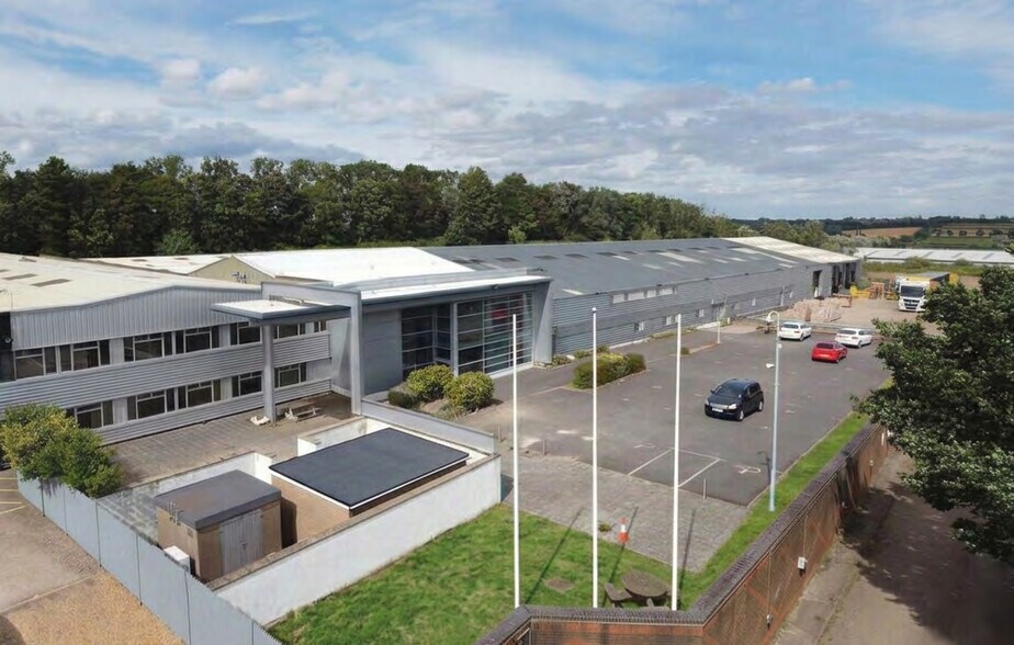 Vaux Rd, Wellingborough to rent - Building Photo - Image 2 of 5