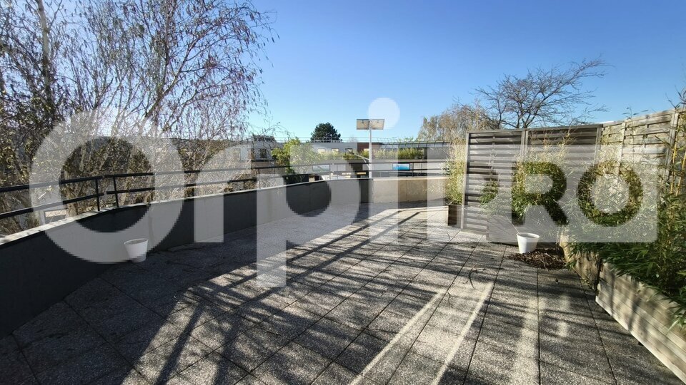 Office in Massy to rent Building Photo- Image 1 of 6