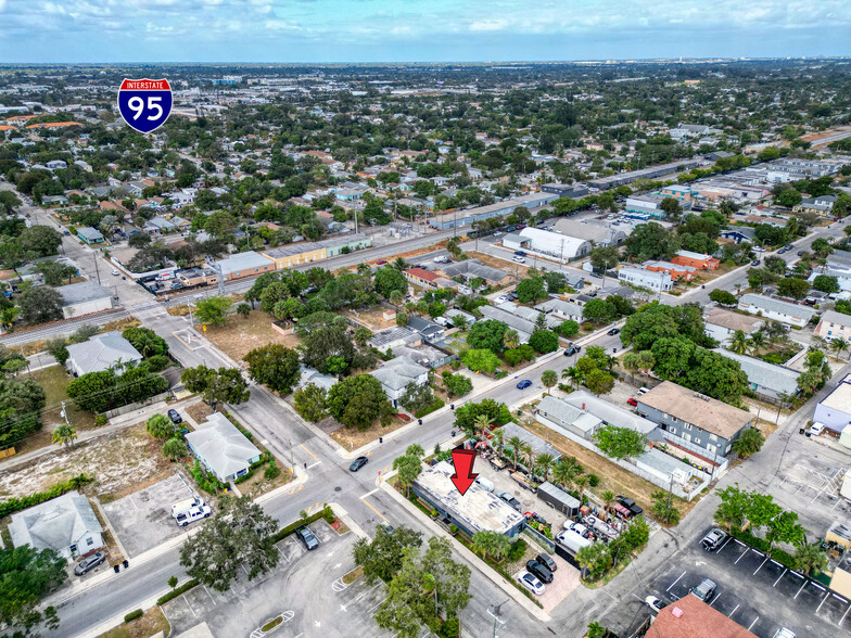 920 3rd Ave N, Lake Worth, FL for sale - Building Photo - Image 3 of 8