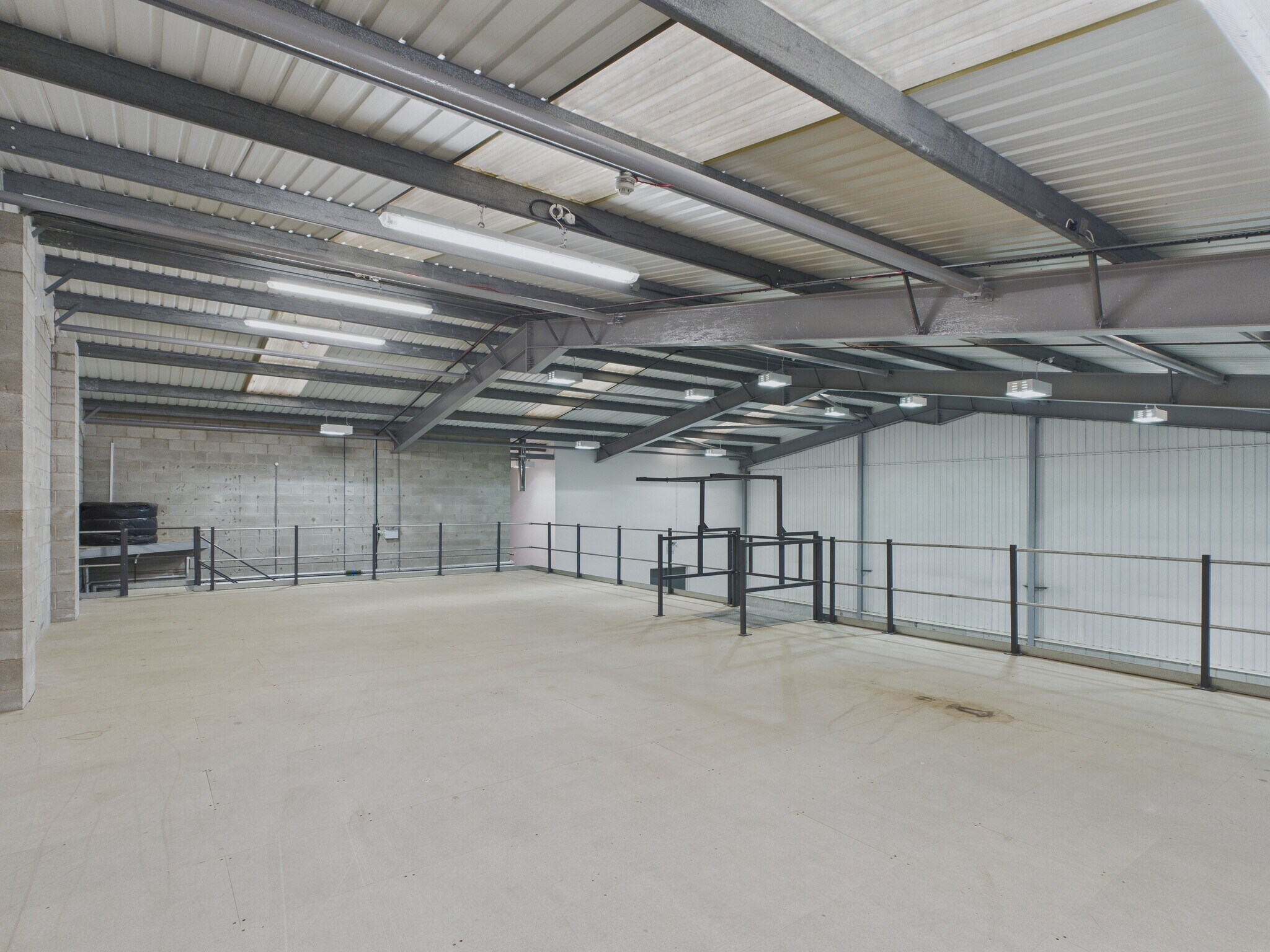 Third Ave, Deeside to rent Interior Photo- Image 1 of 5