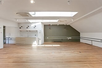 Stephendale Rd, London to rent Interior Photo- Image 1 of 5