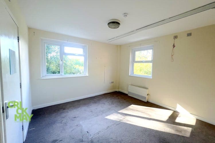 North St, Horsham to rent Interior Photo- Image 1 of 5