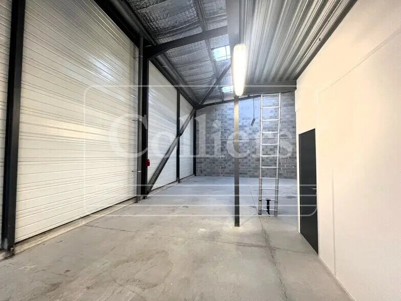 Light Industrial in Gémenos to rent - Interior Photo - Image 3 of 5