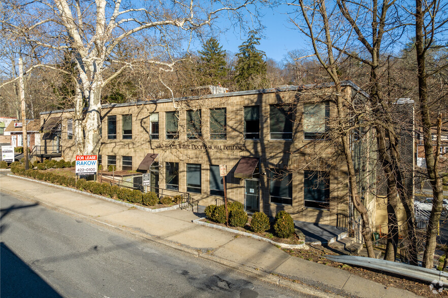 690 N Broadway, White Plains, NY for rent - Building Photo - Image 1 of 7