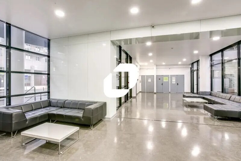 2 Boulevard Vauban, Montigny-le-Bretonneux to rent - Building Photo - Image 3 of 18