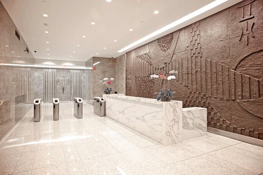 655 Third Ave, New York, NY for rent - Lobby - Image 3 of 6