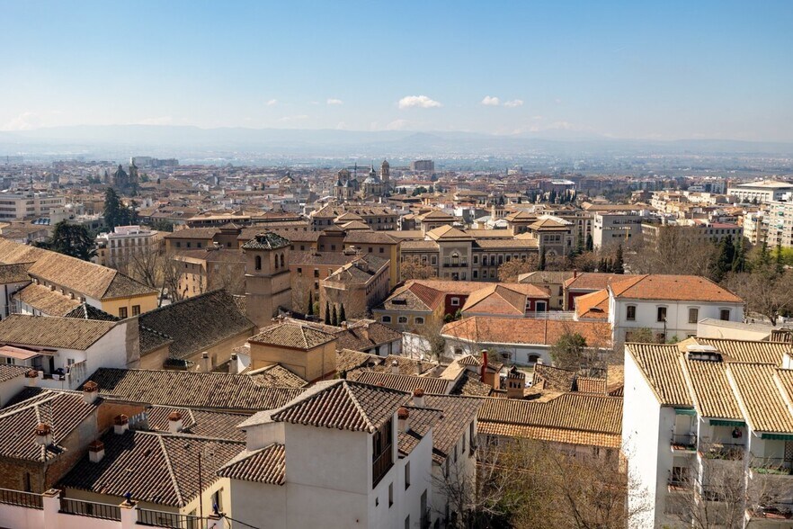 Calle Barrichuelo Cartuja, 23, Granada, Granada for sale - Building Photo - Image 2 of 36