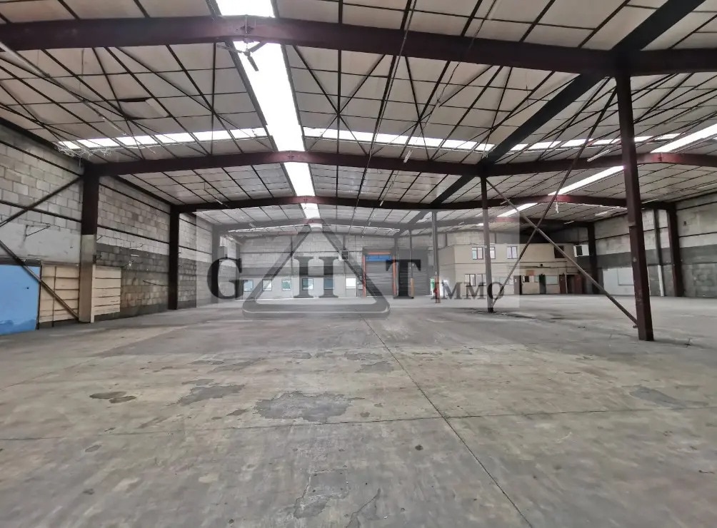 Vente Entrepôt 1 752 m² - Photo 1