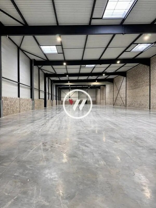 Industrial in Le Blanc-Mesnil to rent Building Photo- Image 1 of 11
