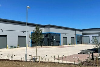 Rycote Ln, Thame to rent Building Photo- Image 1 of 2